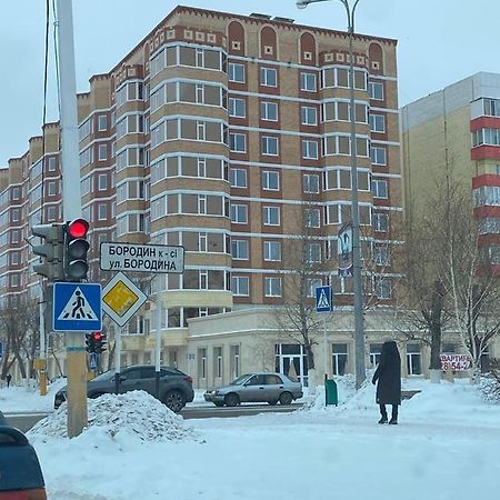 2-Ухкомнатная Современная Новая Квартира В Центре Города كوستاناي المظهر الخارجي الصورة
